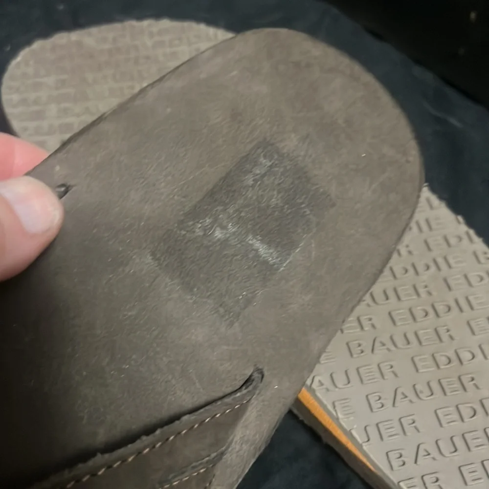 Eddie Bauer 13w brown flip flops used excellent condition